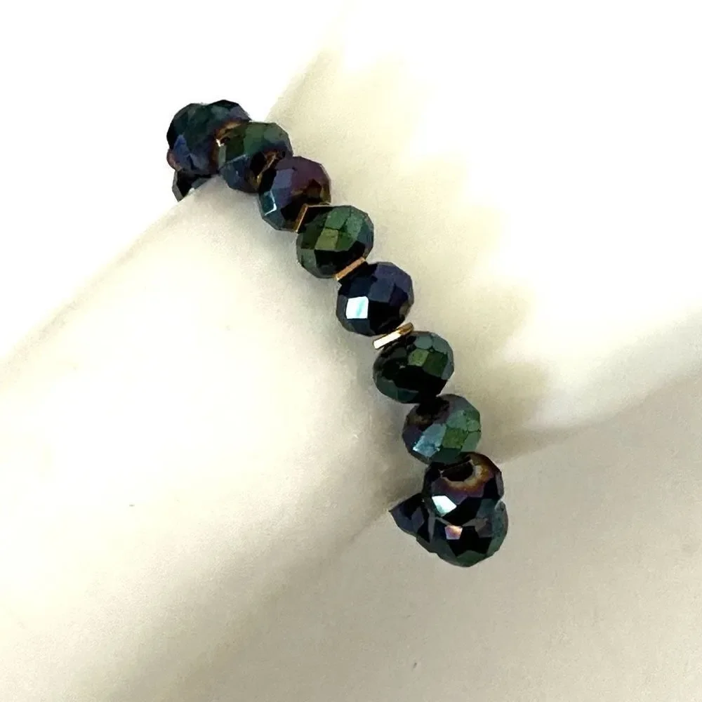 Iridescent beaded stretchy bracelet